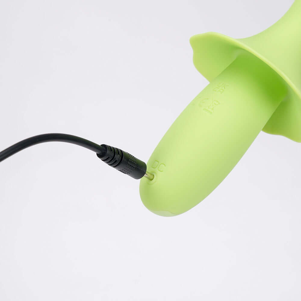 Maia SIENNA - Green - Green 15.2 cm USB Rechargeable Fluttering Bullet